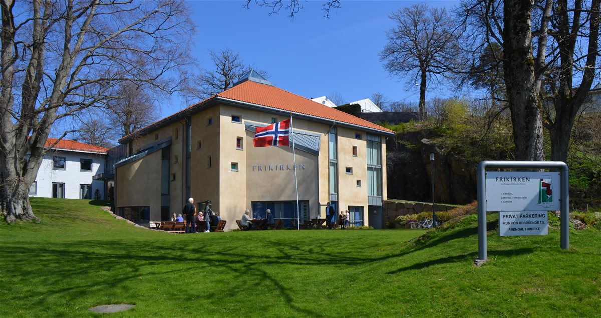 1.arendal-frikirke (4884x2587)