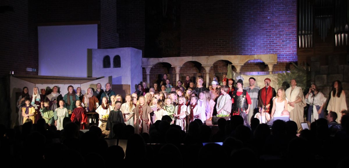 8-9.HOVEDBILDEavslutningen-2012