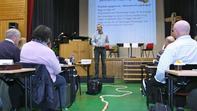 'Hei, alle troende og tvilende'