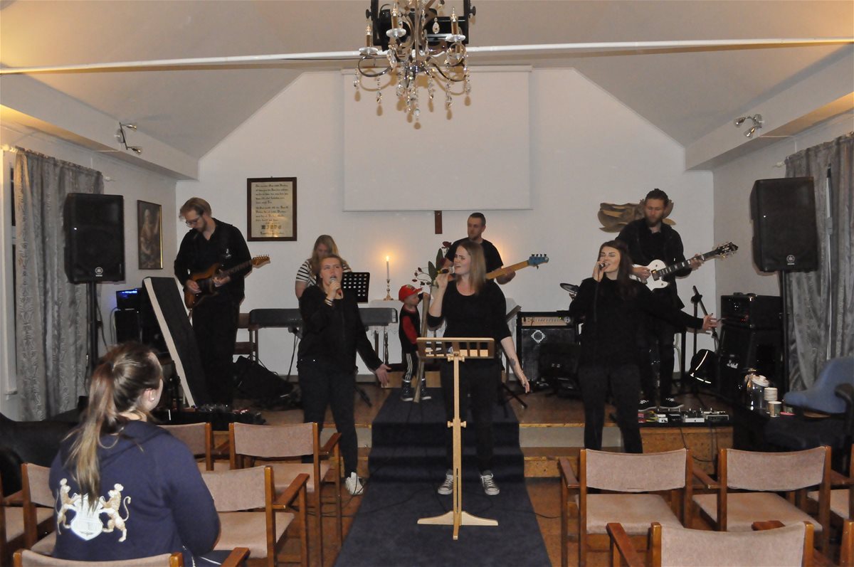 Tverlandet-Frikirke