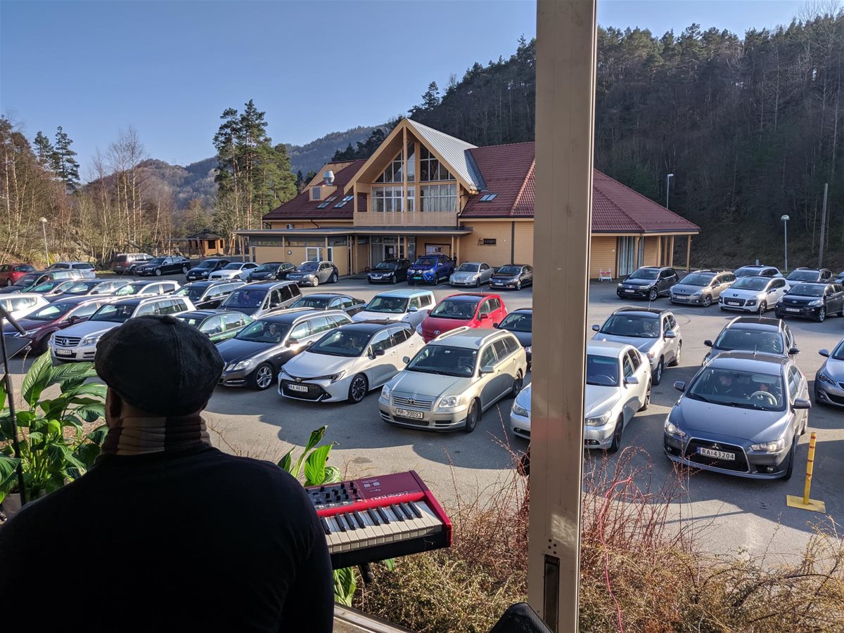 flekkefjord-frikirke-drive-in-gudstjeneste