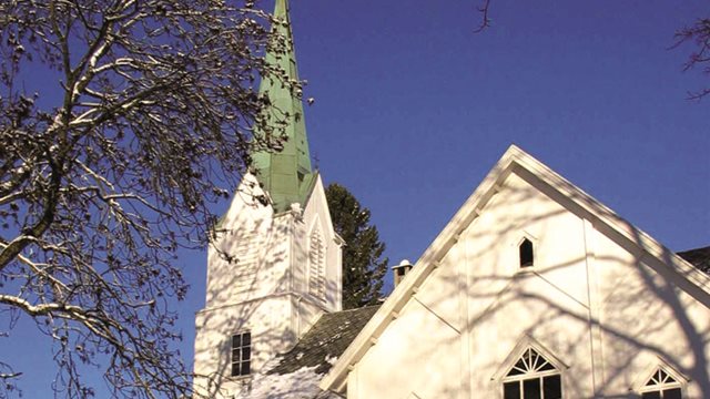 Ber menighetene planlegge julaften 