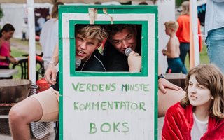 Kommentatorboksen er på plass. 